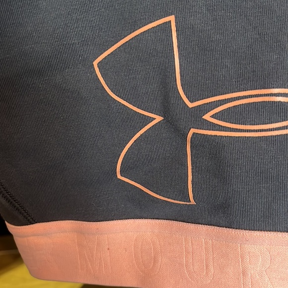 under armour sports bra - Picture 2 of 5